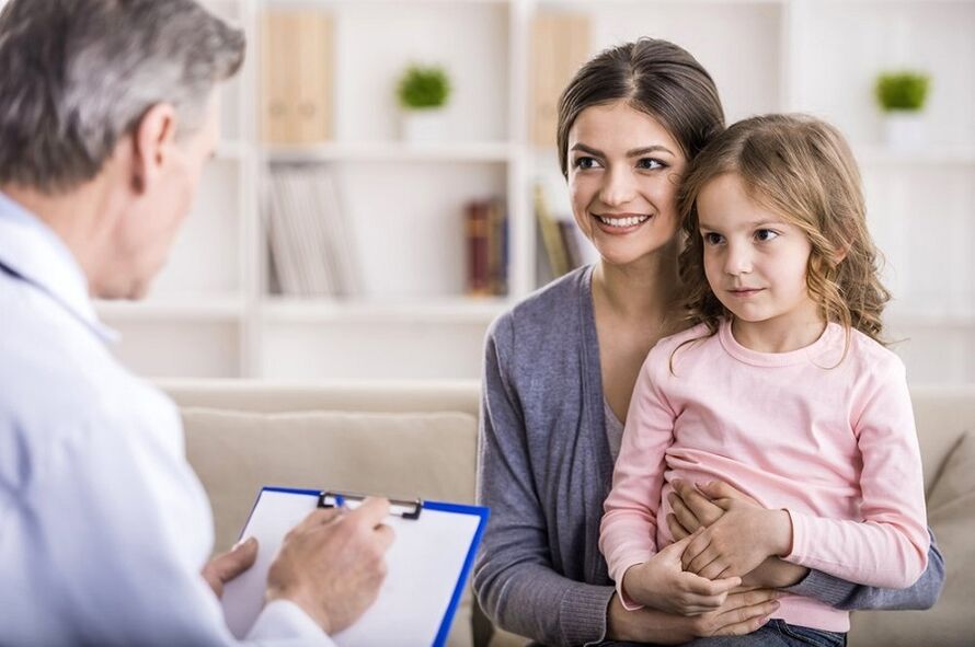 specialist consultation if a child has warts